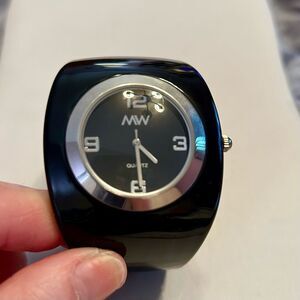 Black Quartz Wearable MW Bracelet Watch